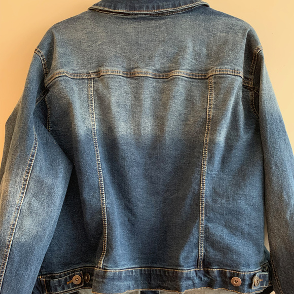 NWOT Torrid Denim Jacket - Picture 2 of 3